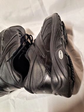 Reebok Walk Ultra V DMX Max Women's Walking Shoes (Black) Shoes US 8.5